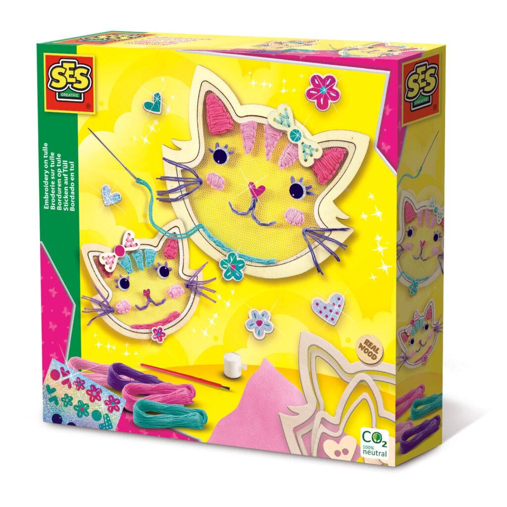 SES - Borduren op tule - katten thema - borduurringen van echt hout - 4 kleuren borduurgaren - met glitter stickers voor de details